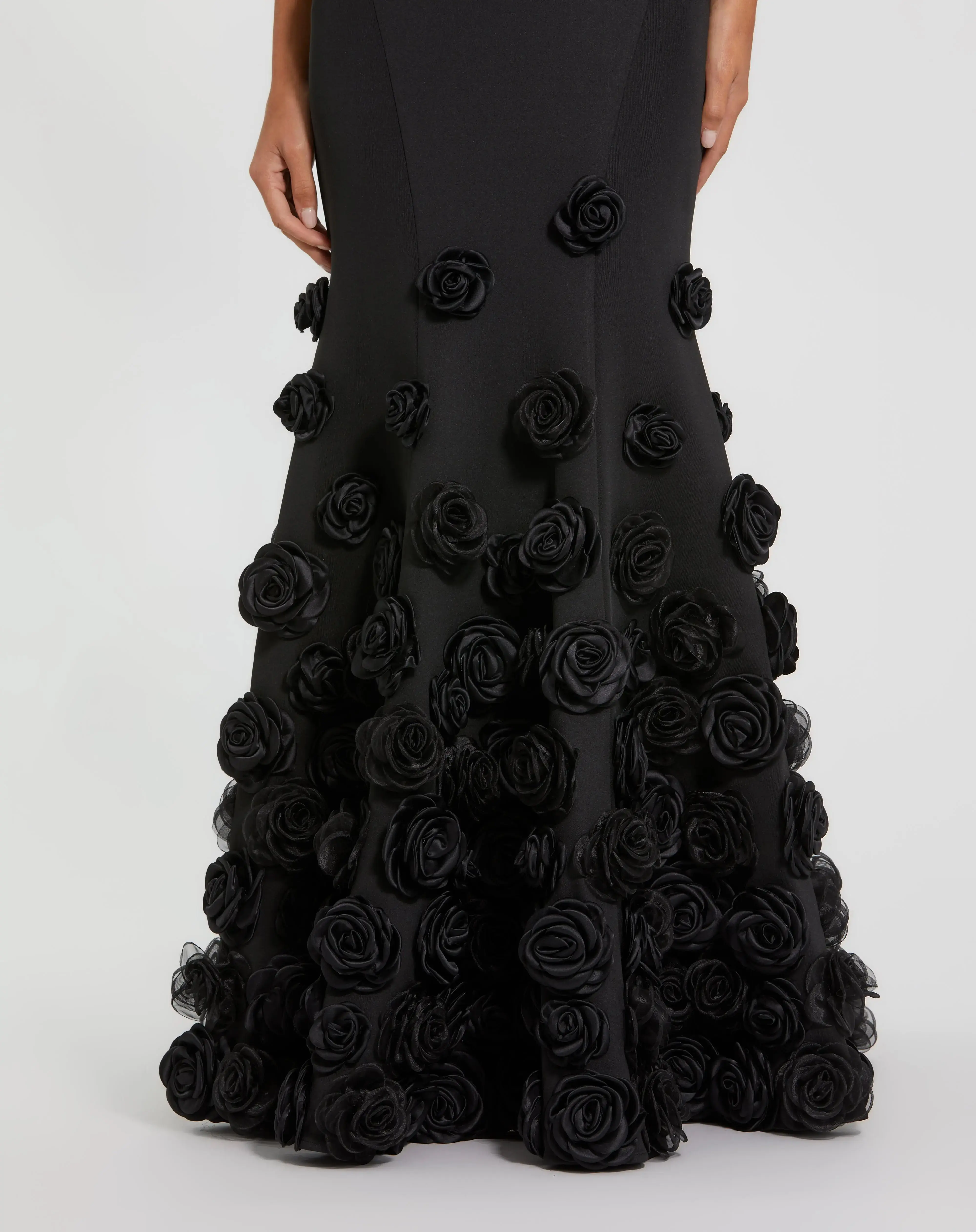 Black Sleeveless Mermaid Gown With 3D Floral Hem - Image 5