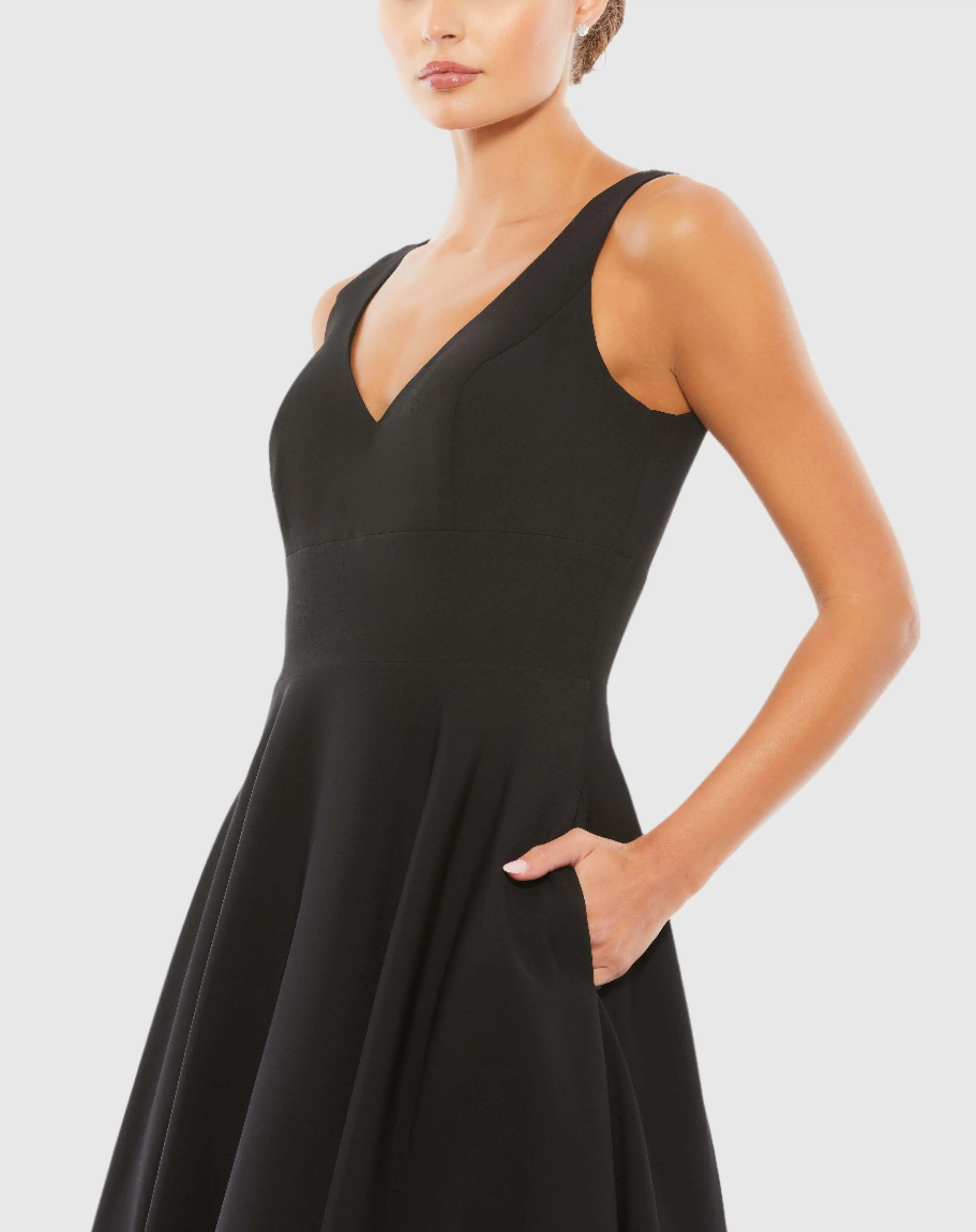 Black Classic Sleeveless A-Line Gown with Pockets - Image 2