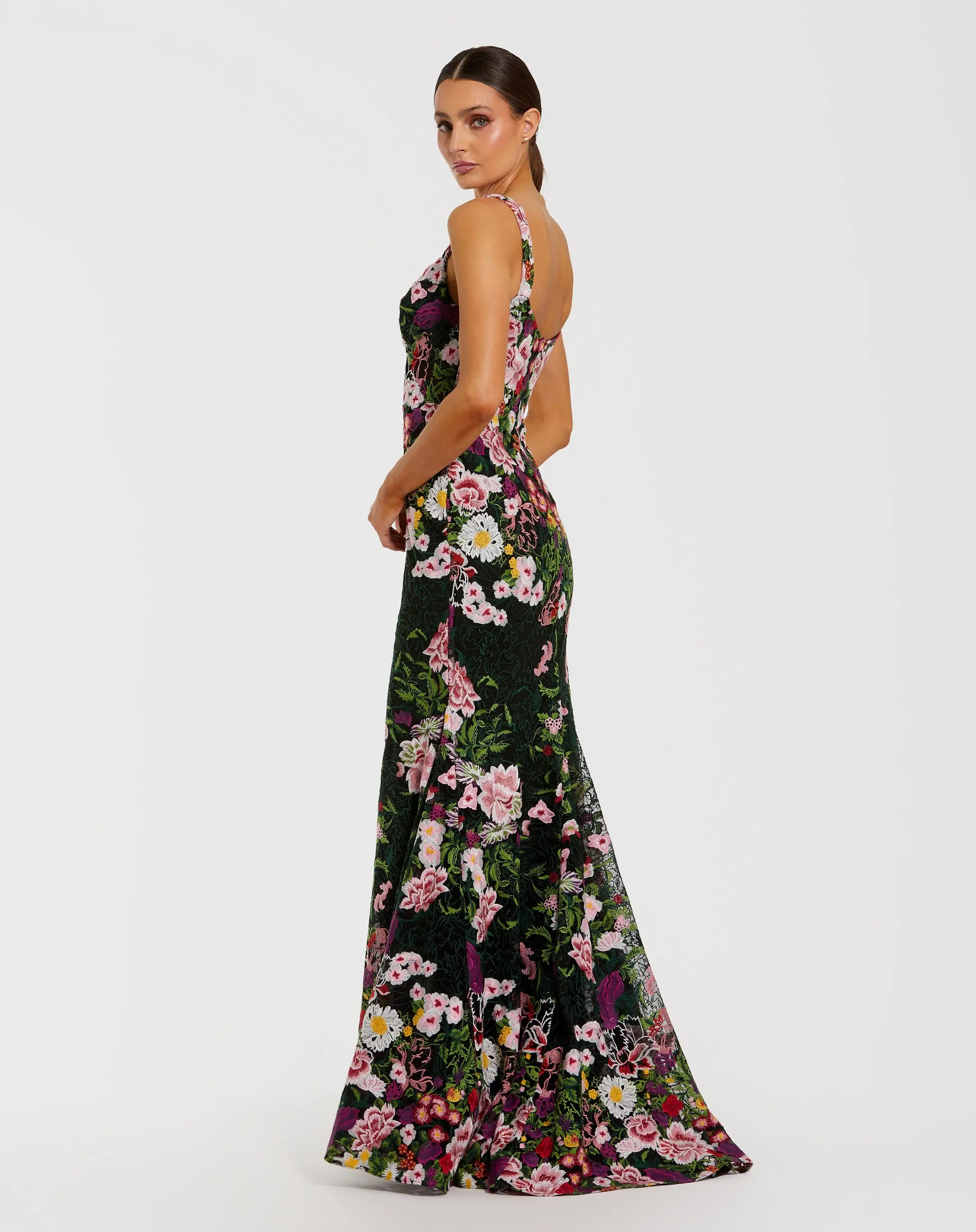 Black Sleeveless Floral Embroidered Mermaid Gown - Image 3