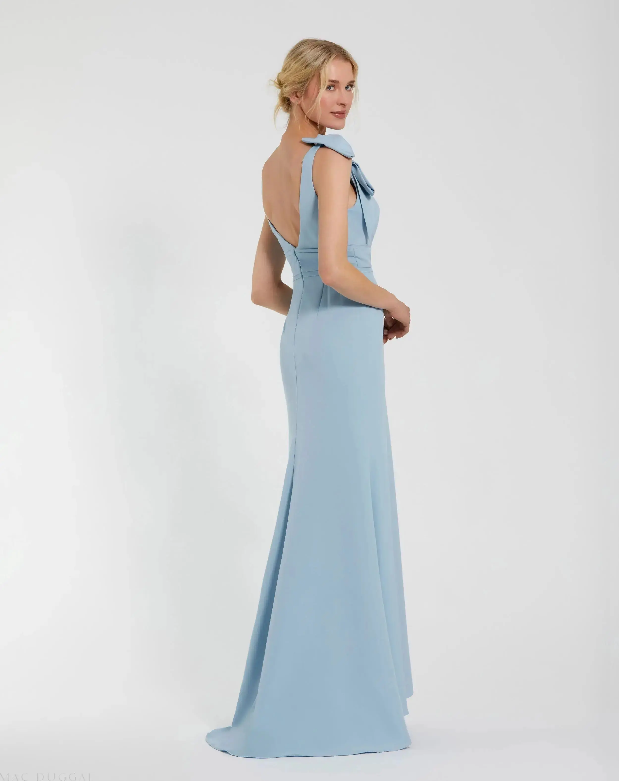 Petite Blue Sleeveless V Neck Bow Detail Mermaid Gown - Image 3