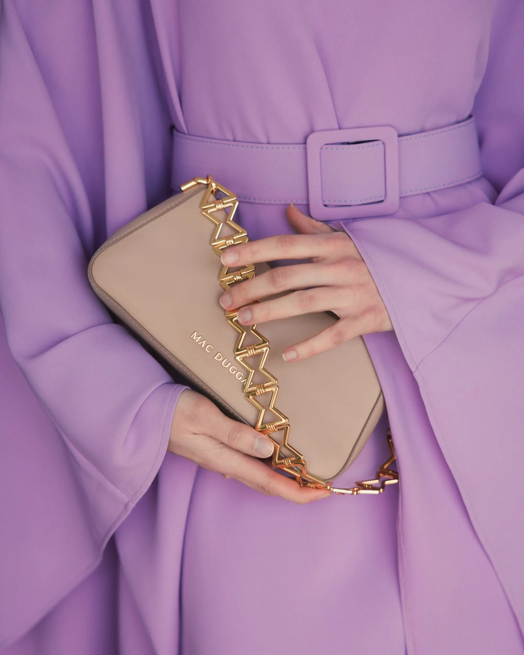Beige Small Leather Shoulder Bag with Gold Chain - Image 7